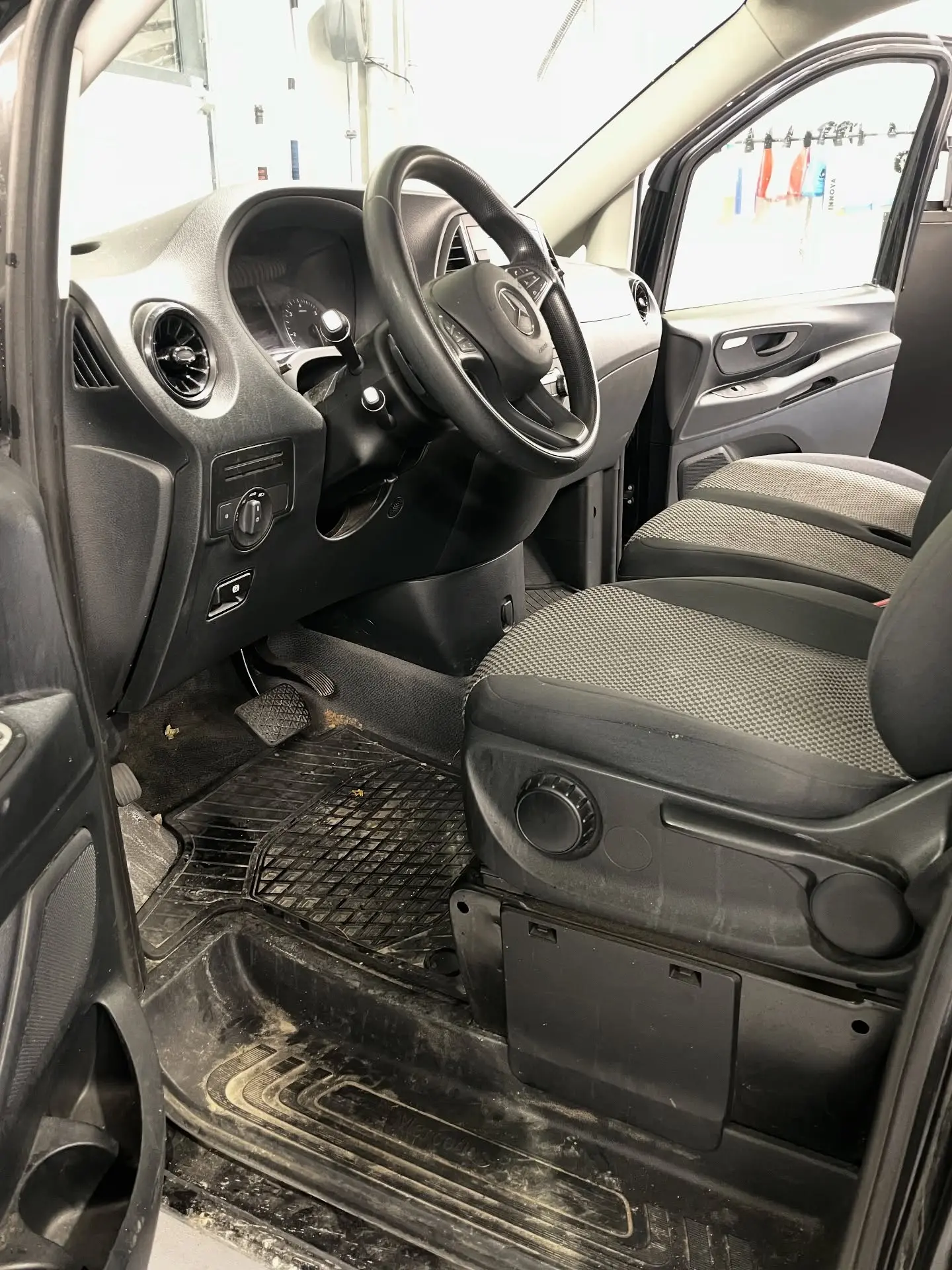 Nettoyage voiture Cran-Gevrier – intérieur et extérieur